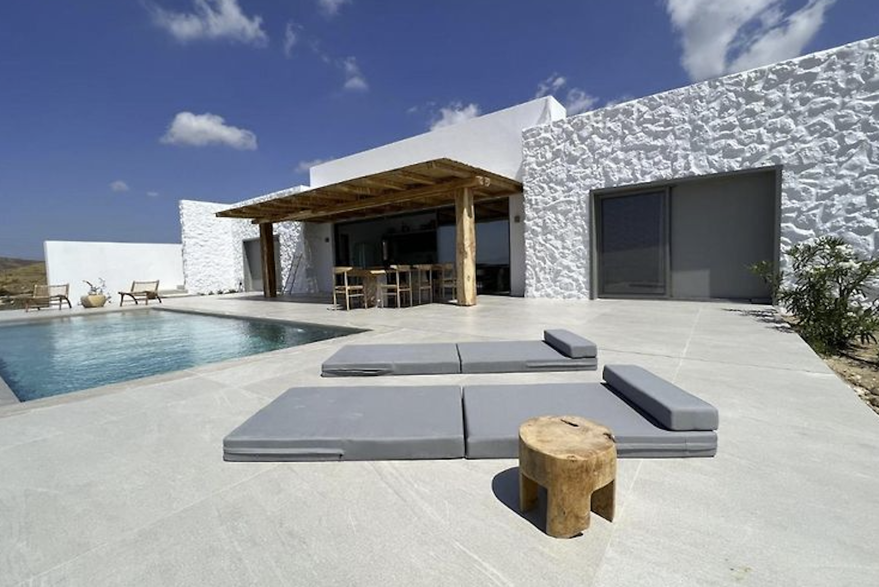 Cycladic Exclusive Developments